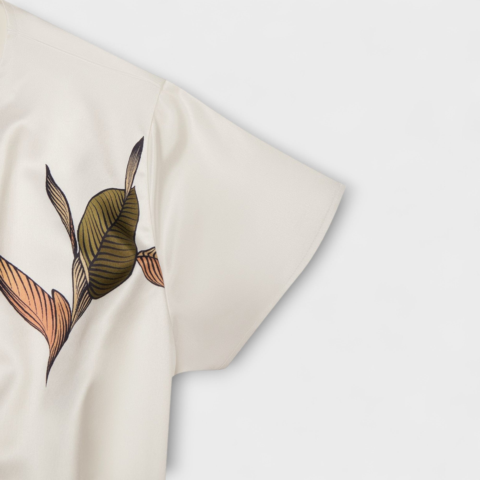 Satynowa sukienka kopertowa