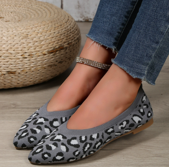 Koronkowe buty na p?askim obcasie w panterk?
