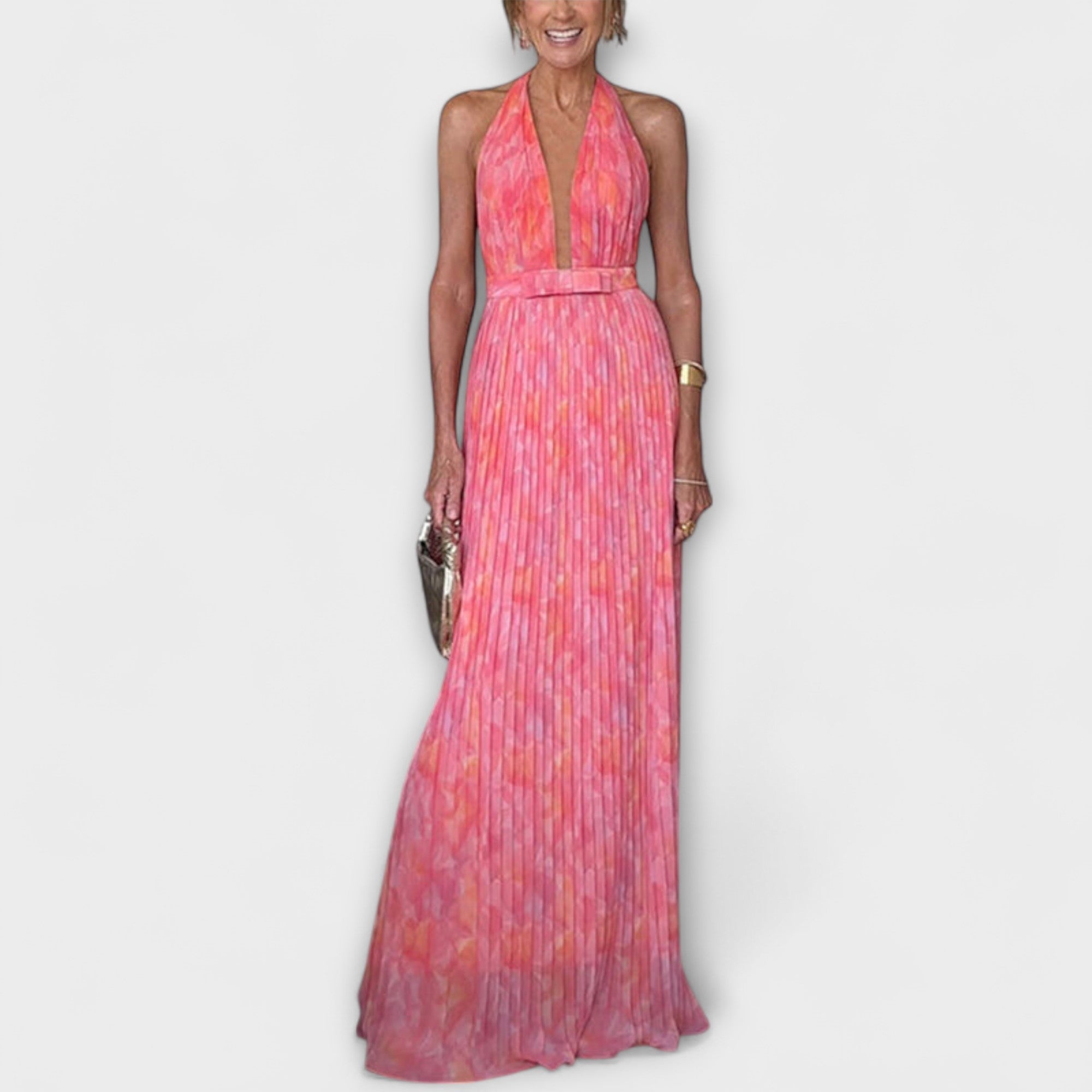 Seraphina - Elegancka plisowana sukienka maxi z dekoltem w szpic i dekoltem w szpic