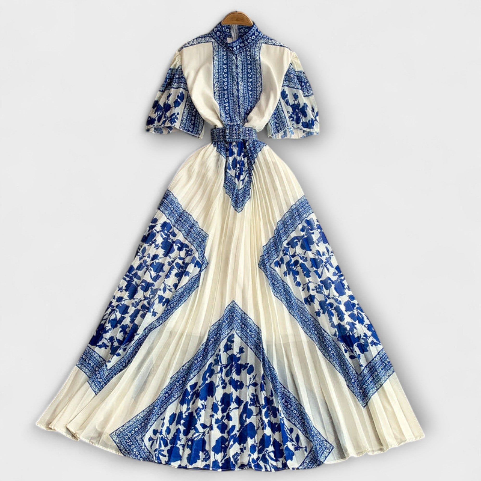 Delilah - sukienka inspirowana stylem vintage