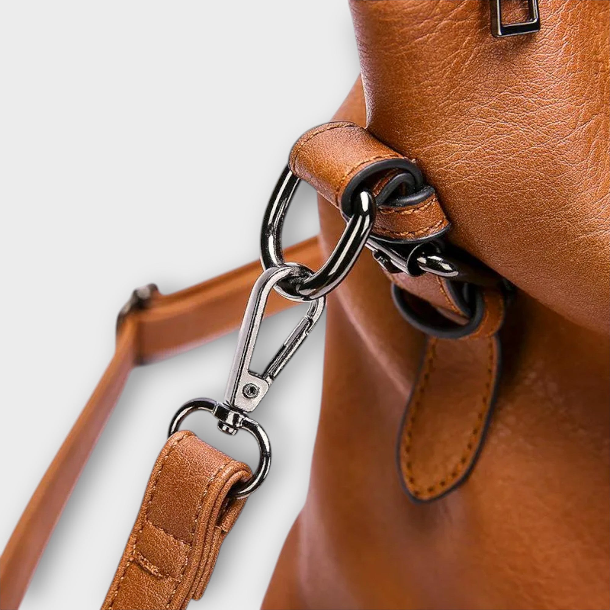 Lora. â€" Elegancka torba na rami?