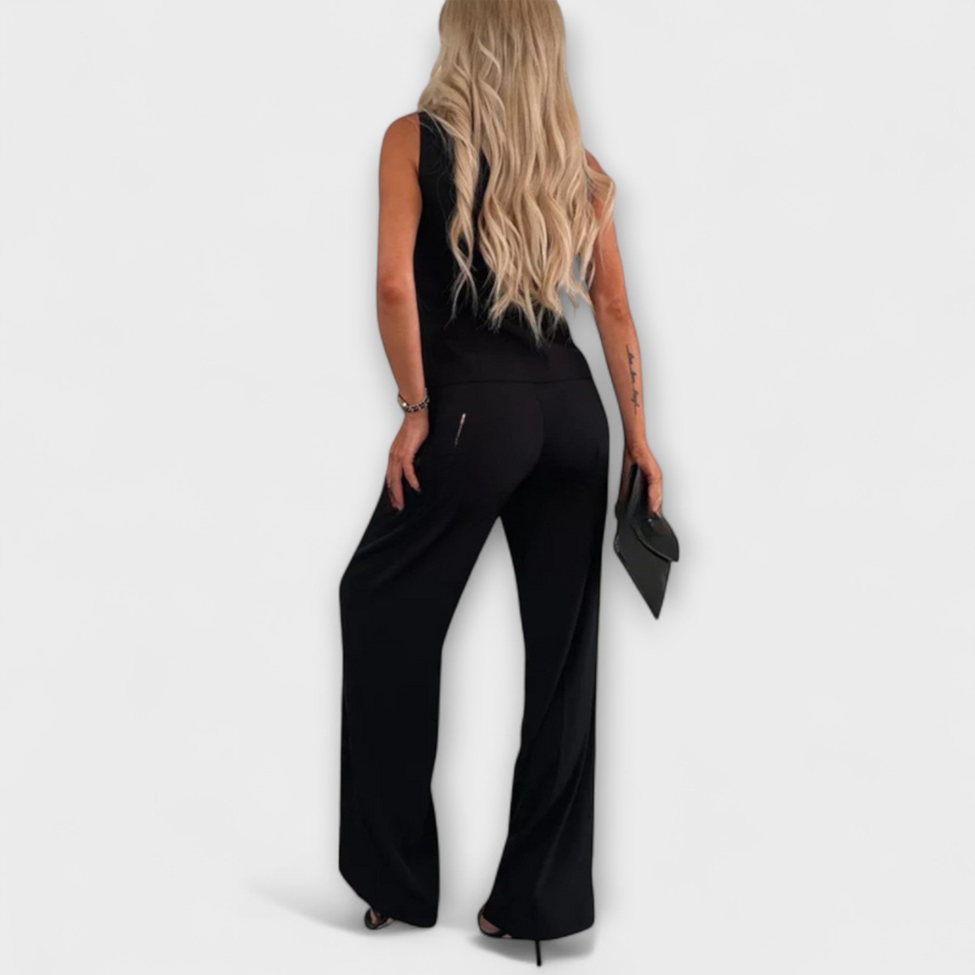 Wilhelmina - Elegancki top bez r?kawów i spodnie