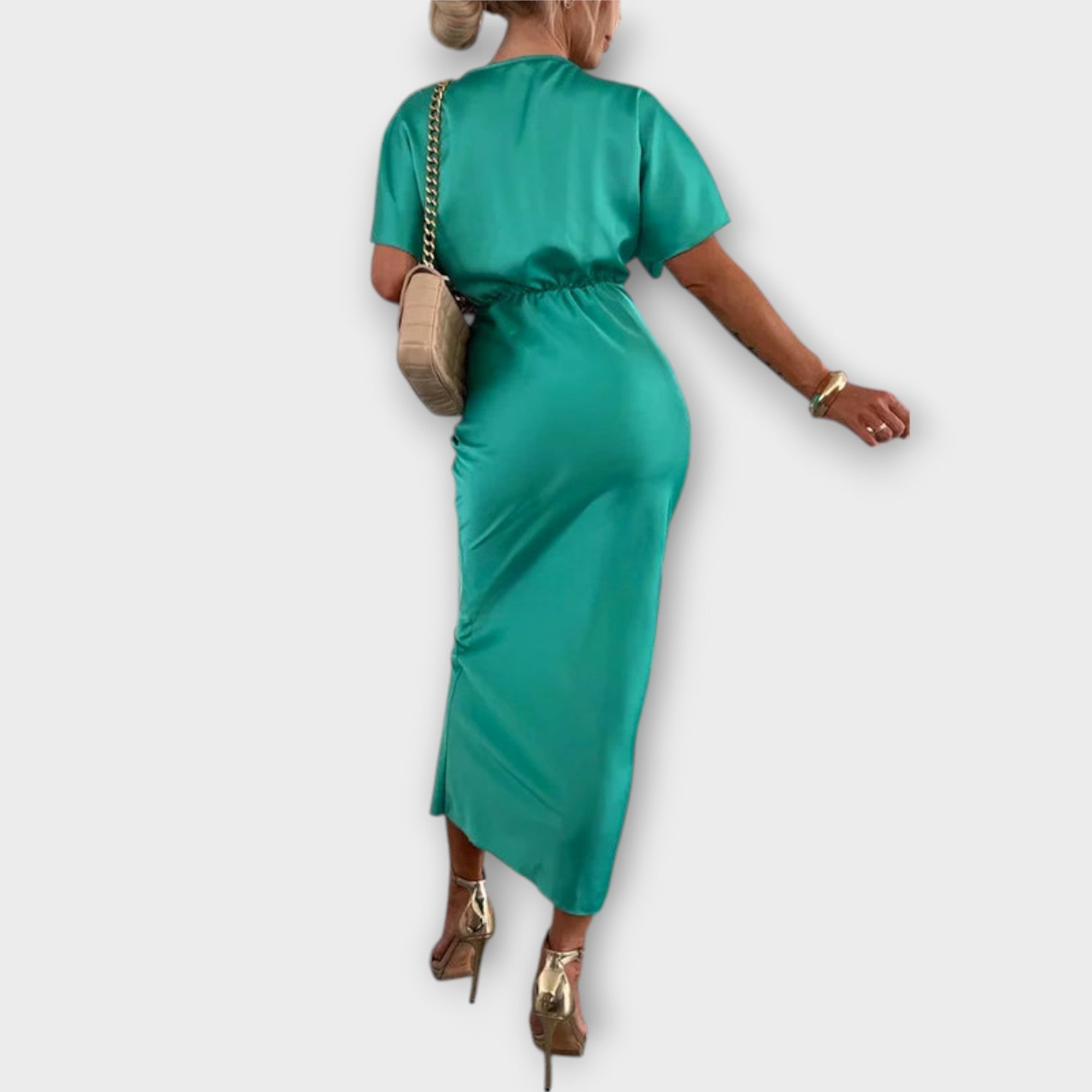 Sable - Solidna satynowa sukienka maxi z dekoltem w serek i w?z?em krzy?owym slim fit