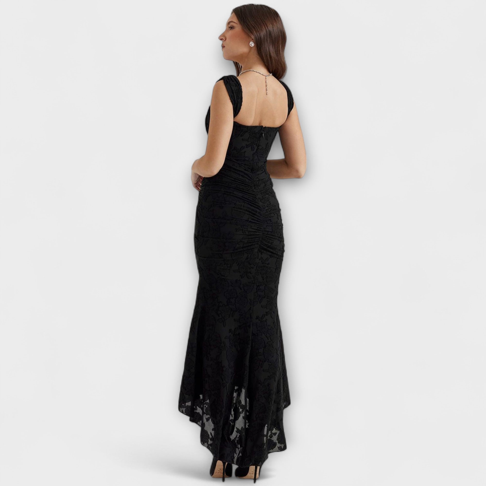 Renske - d?uga sukienka z eleganckim i wyrafinowanym gorsetem