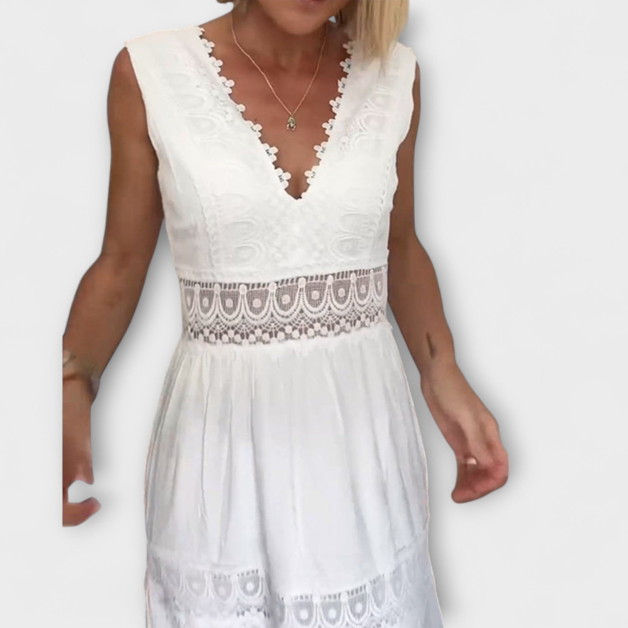 Aurã©lie - Elegancka koronkowa sukienka z dekoltem w serek
