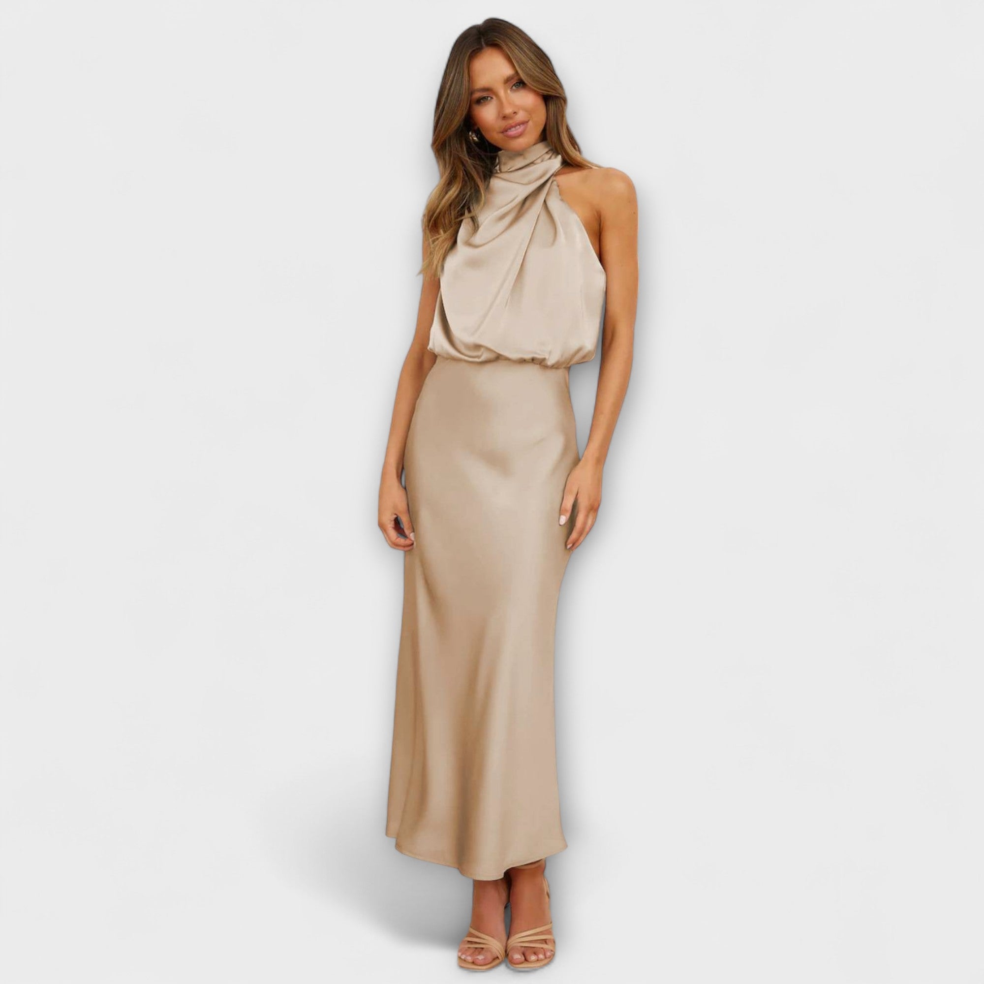Elegancka sukienka maxi halter w letnim ?ó?tym kolorze