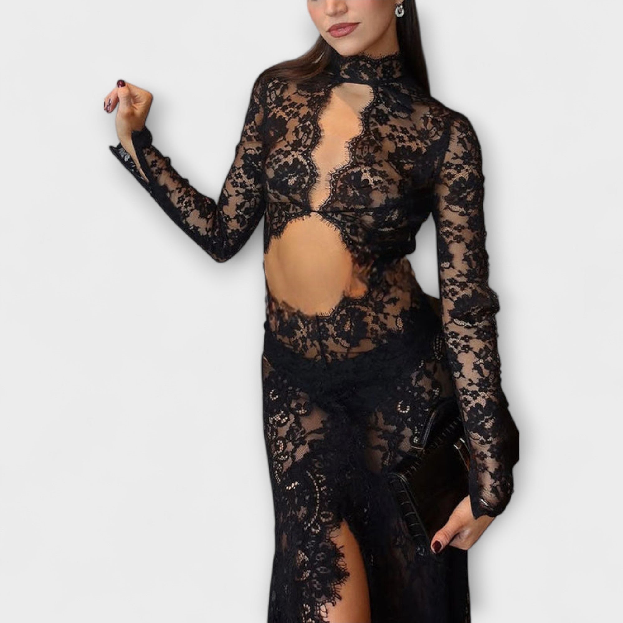 Azalea - Midnight Elegance Przezroczysta sukienka maxi z d?ugim r?kawem i d?ugim wyci?ciem