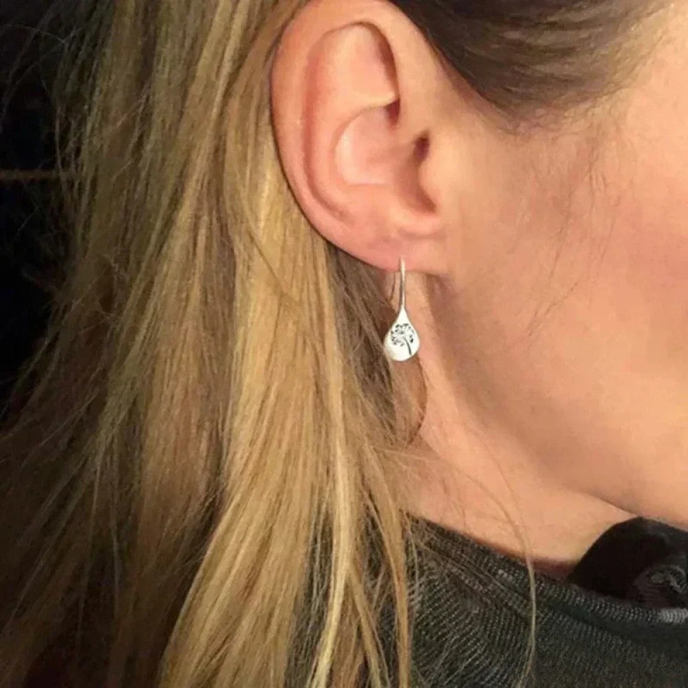 Eleganckie srebrne kolczyki w kszta?cie li?cia mniszka lekarskiego