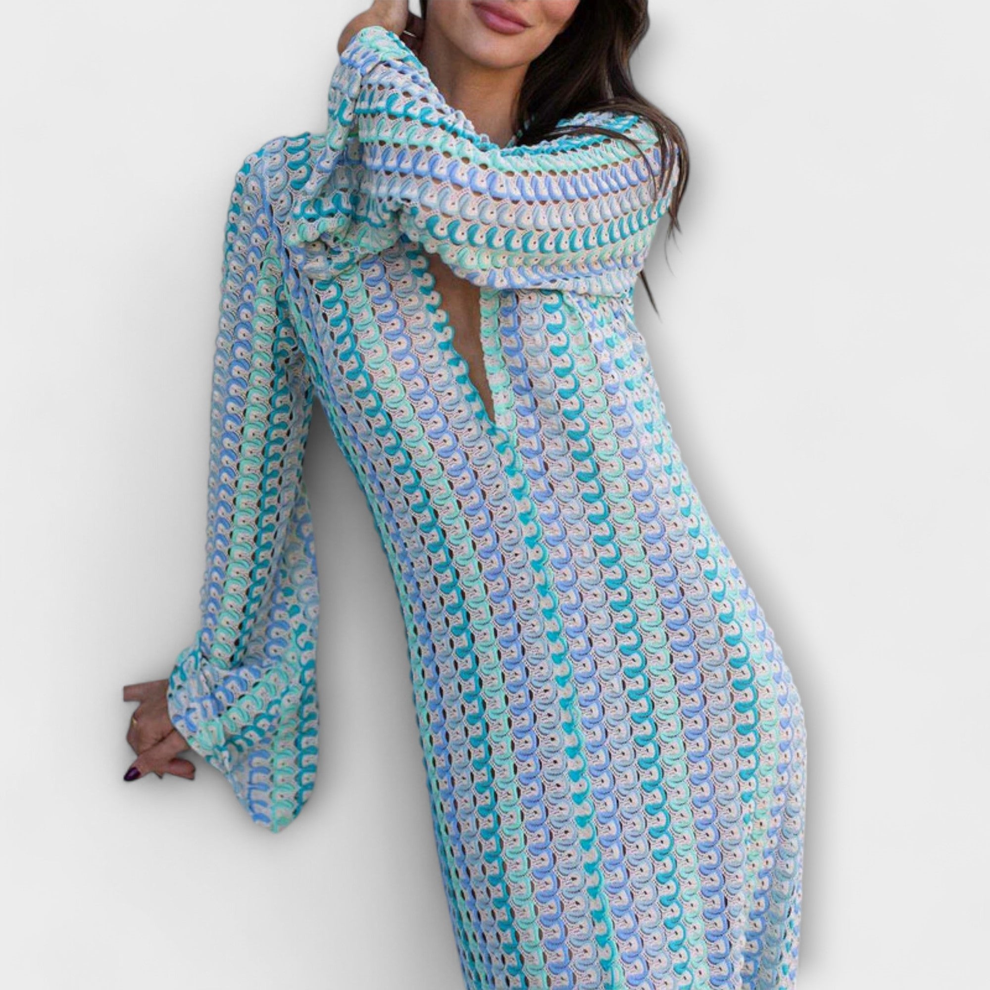 Elina – sukienka maxi z dekoltem w serek i wakacyjnym sznytem