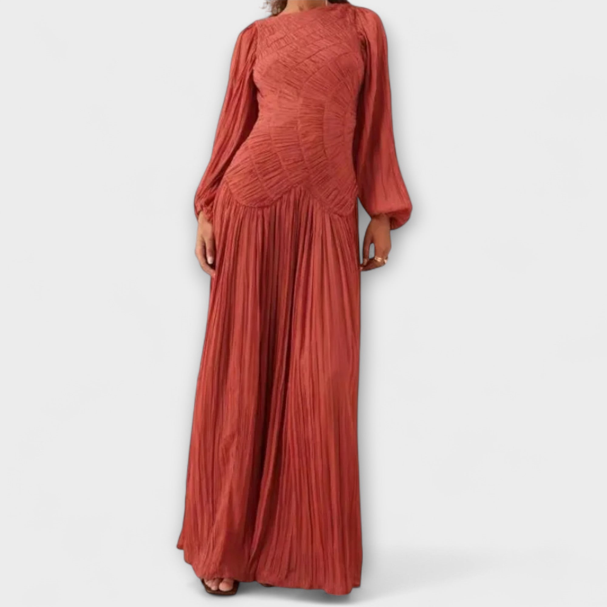 Elegancka plisowana sukienka z d?ugim r?kawem