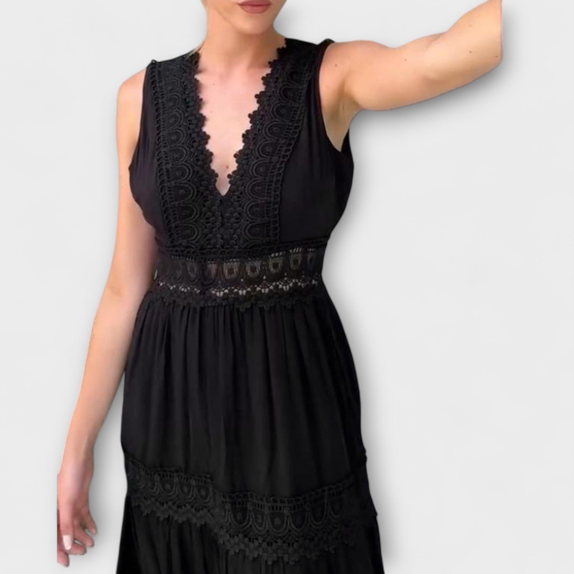 Aurã©lie - Elegancka koronkowa sukienka z dekoltem w serek