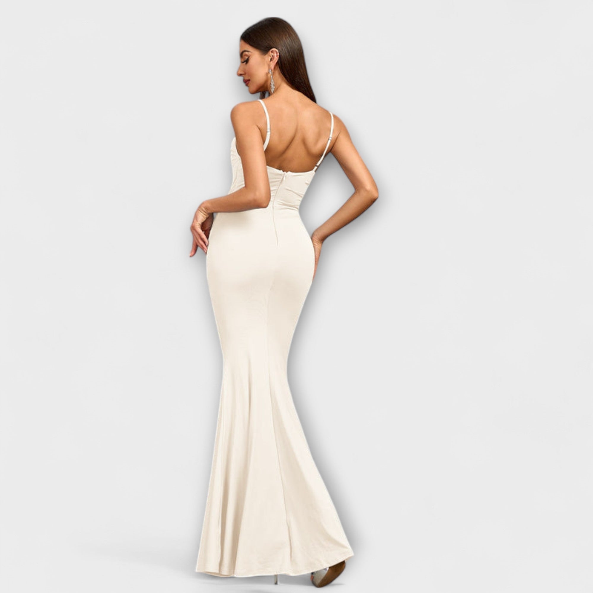 Callie - elegancka sukienka z falbankami