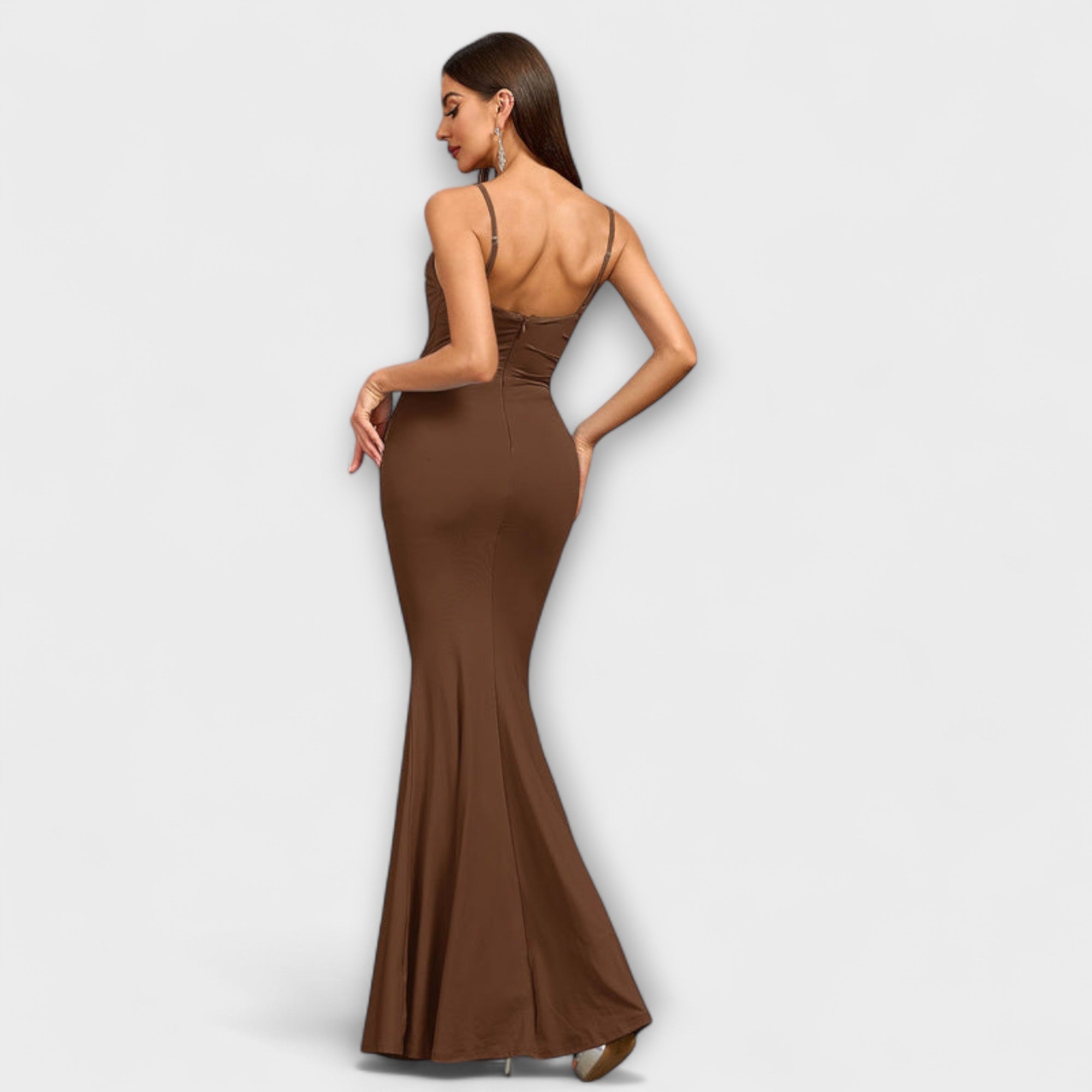 Callie - elegancka sukienka z falbankami