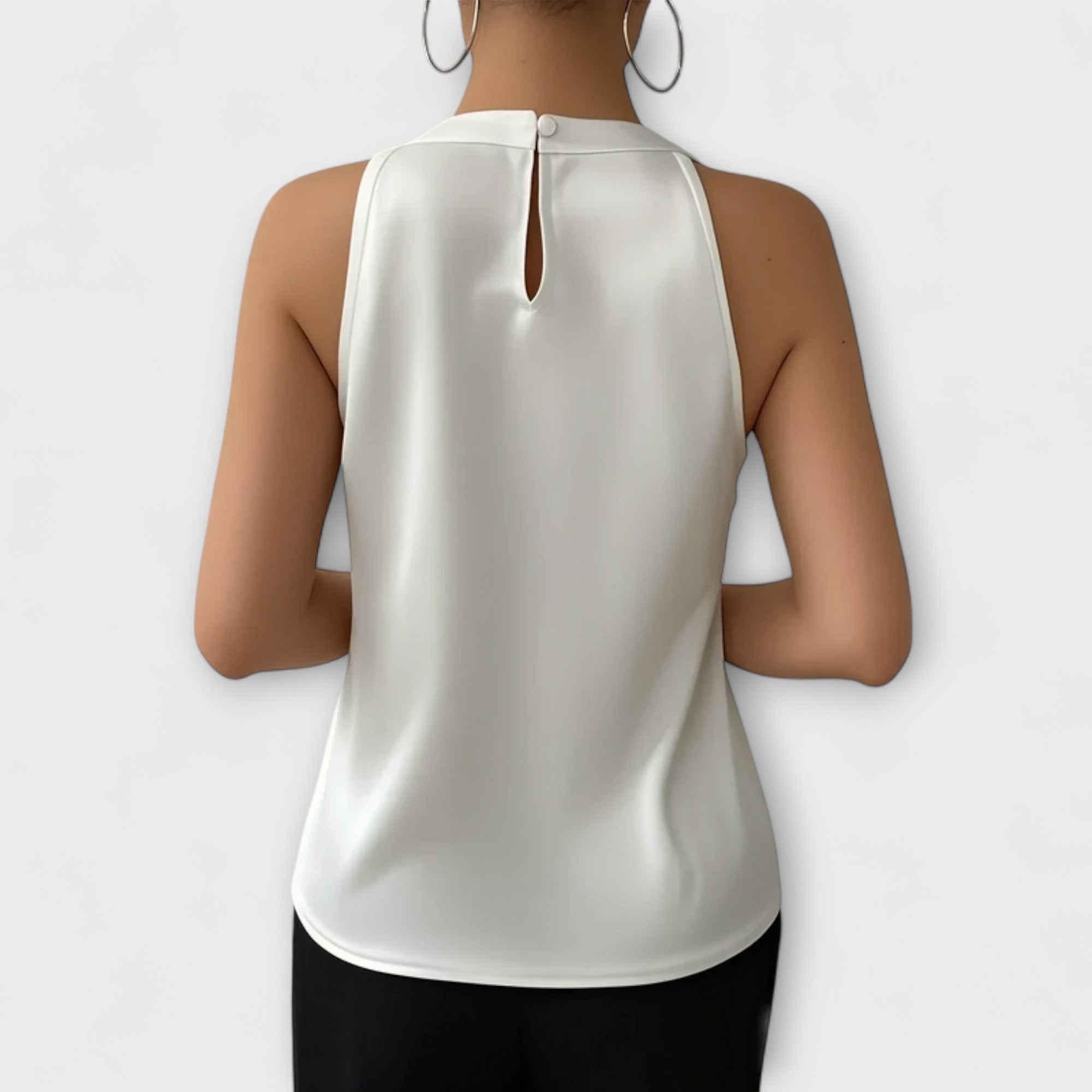 Skye - elegancka satynowa bluzka z odkrytymi ramionami