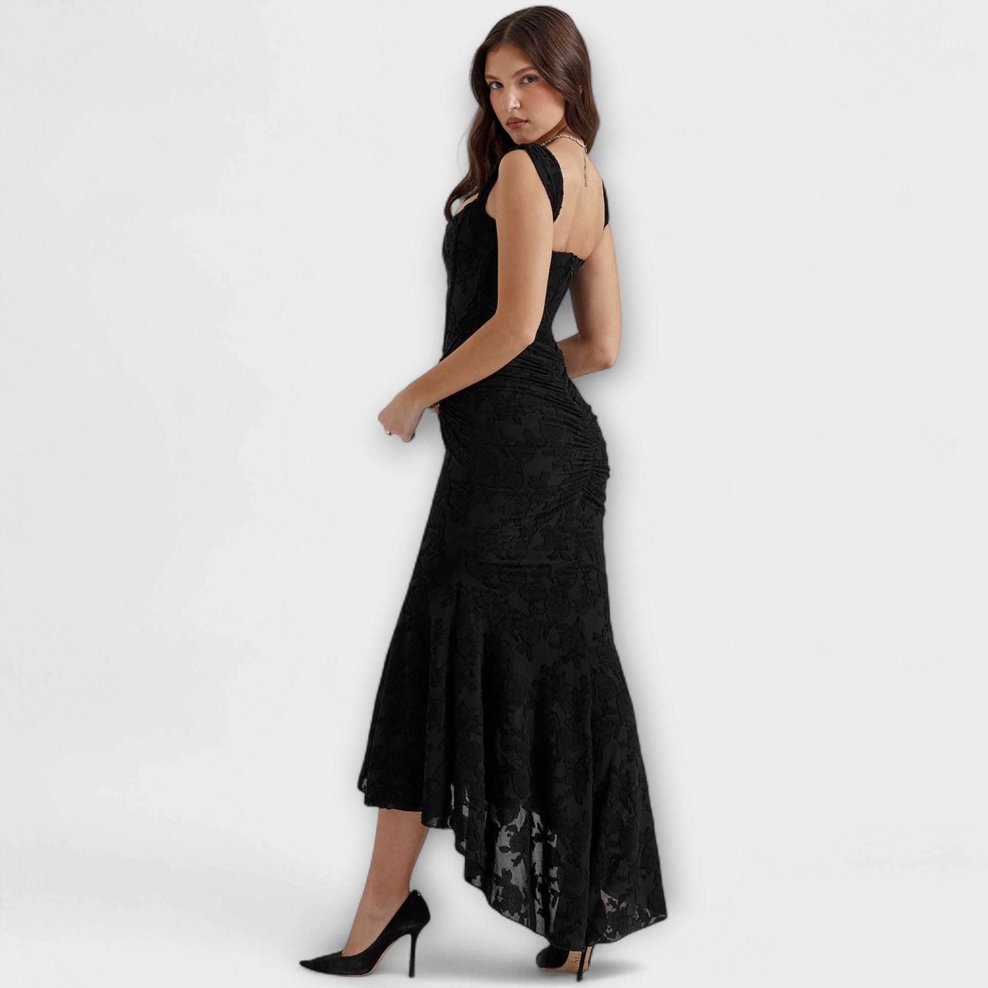 Renske - d?uga sukienka z eleganckim i wyrafinowanym gorsetem