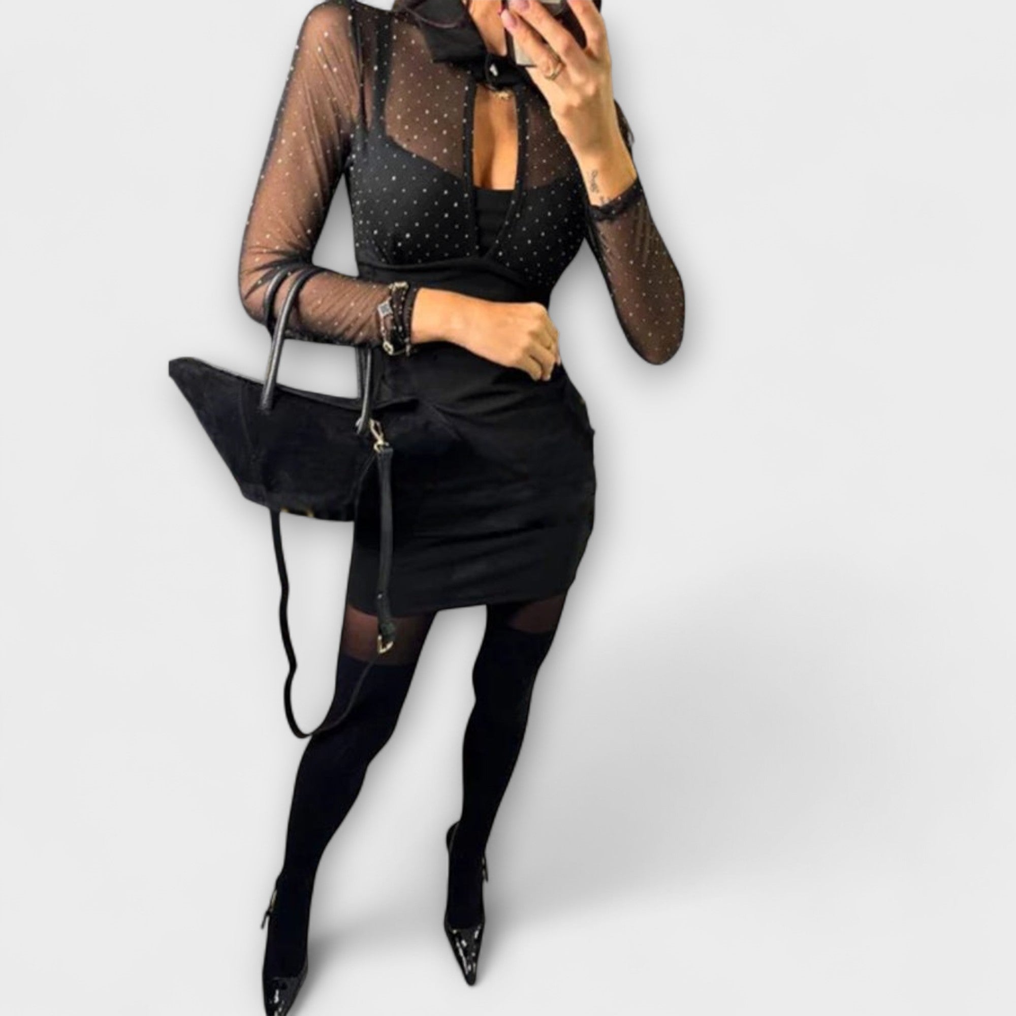 Stevie - sukienka mini z siateczkowym brokatowym dekoltem i elastycznym materia?em