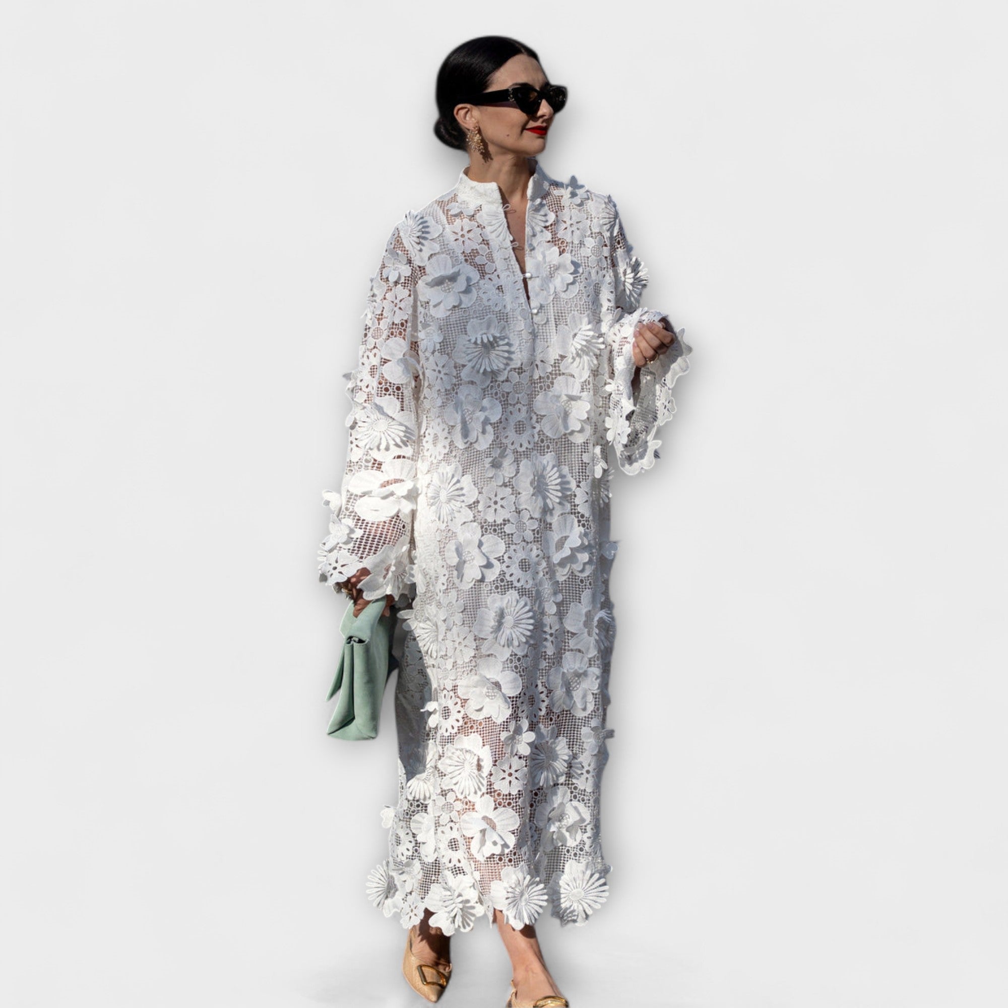 Yelira - elegancka bia?a koronkowa sukienka