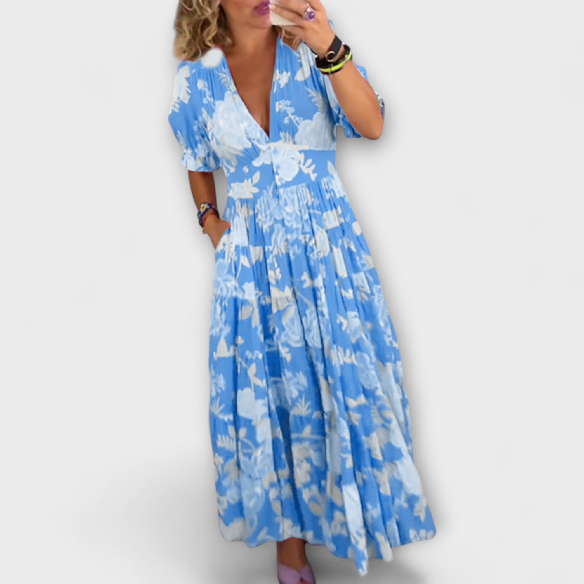 Catrisa - sukienka z dekoltem w serek w kwiaty