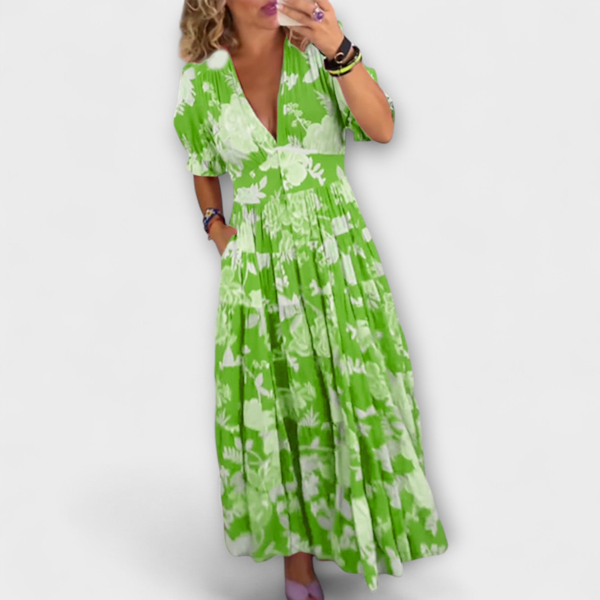 Catrisa - sukienka z dekoltem w serek w kwiaty