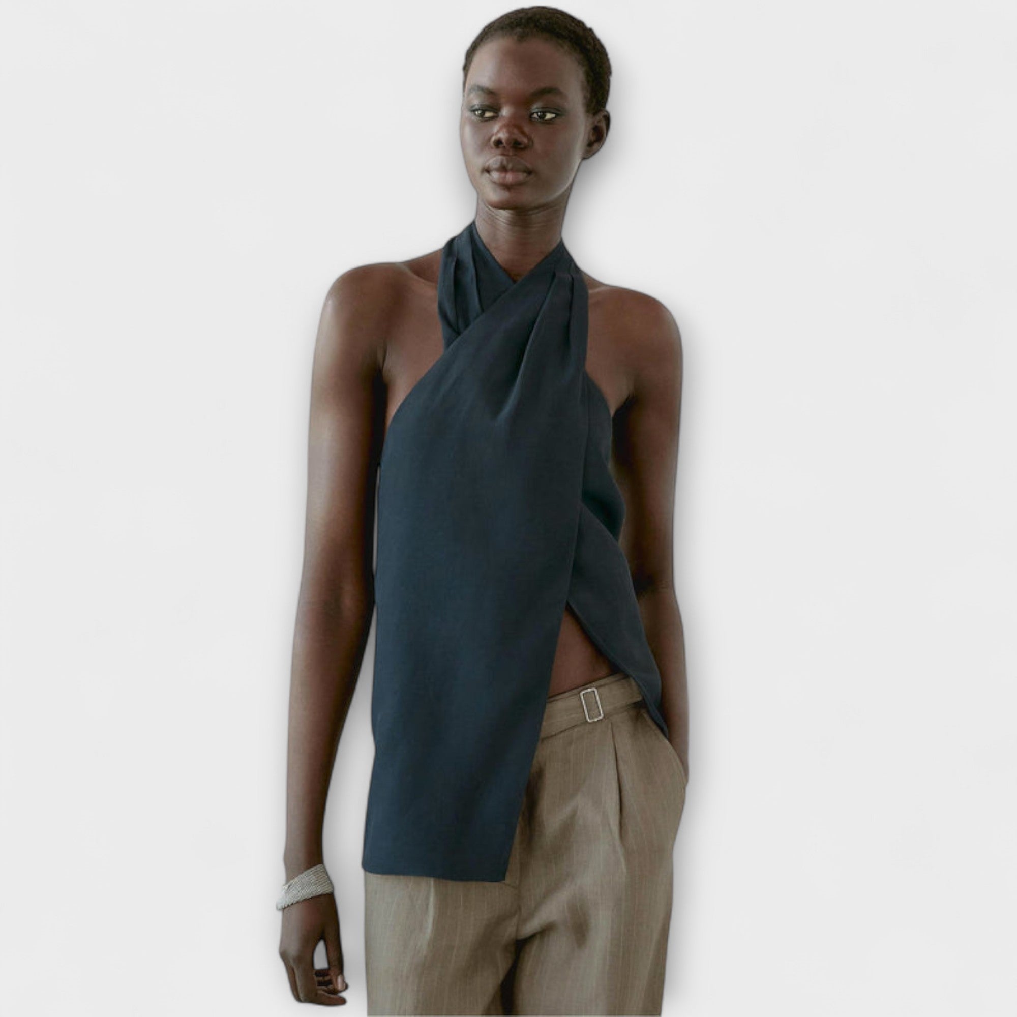 Leah - Niebieska koszulka z dekoltem halter i dekoltem z ty?u