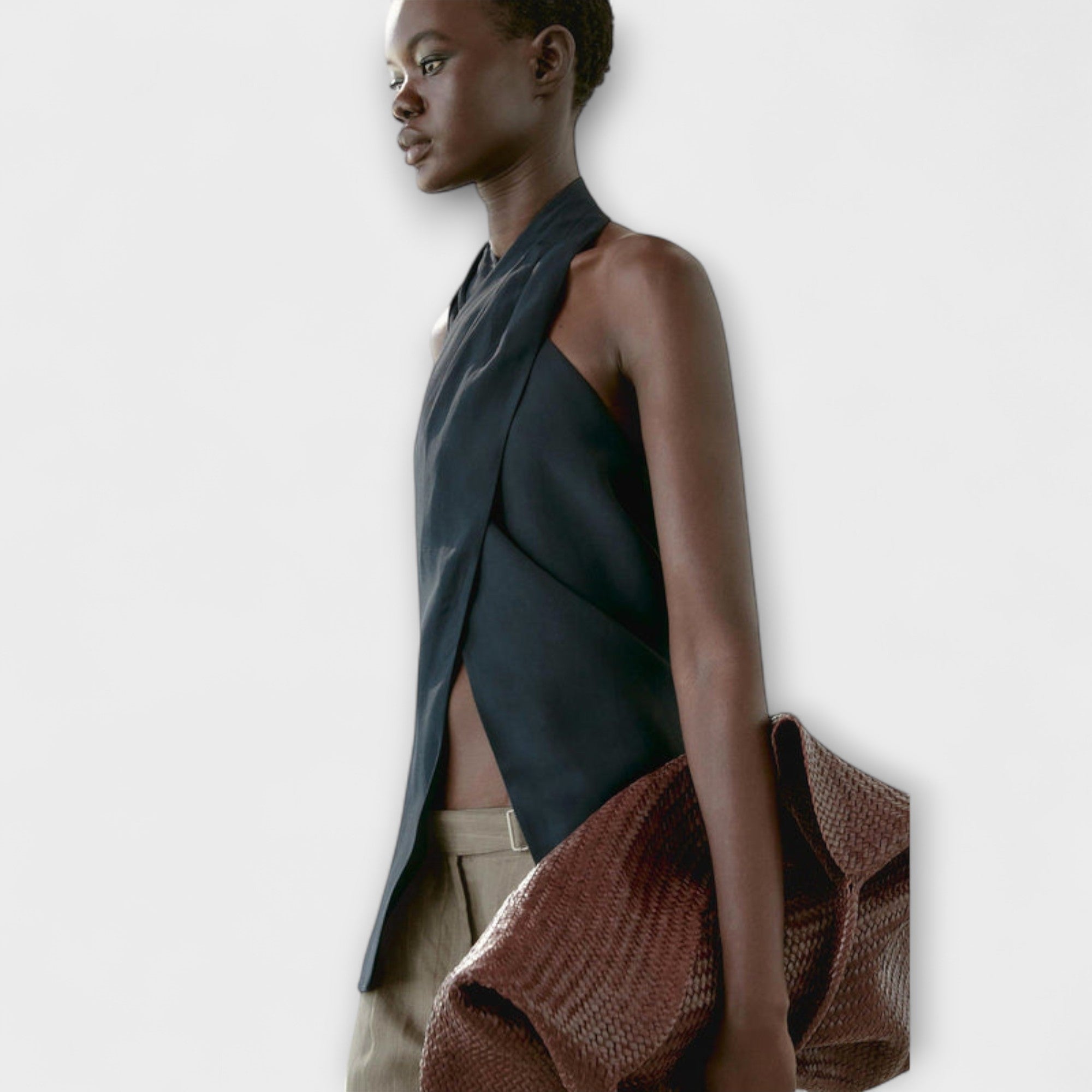 Leah - Niebieska koszulka z dekoltem halter i dekoltem z ty?u