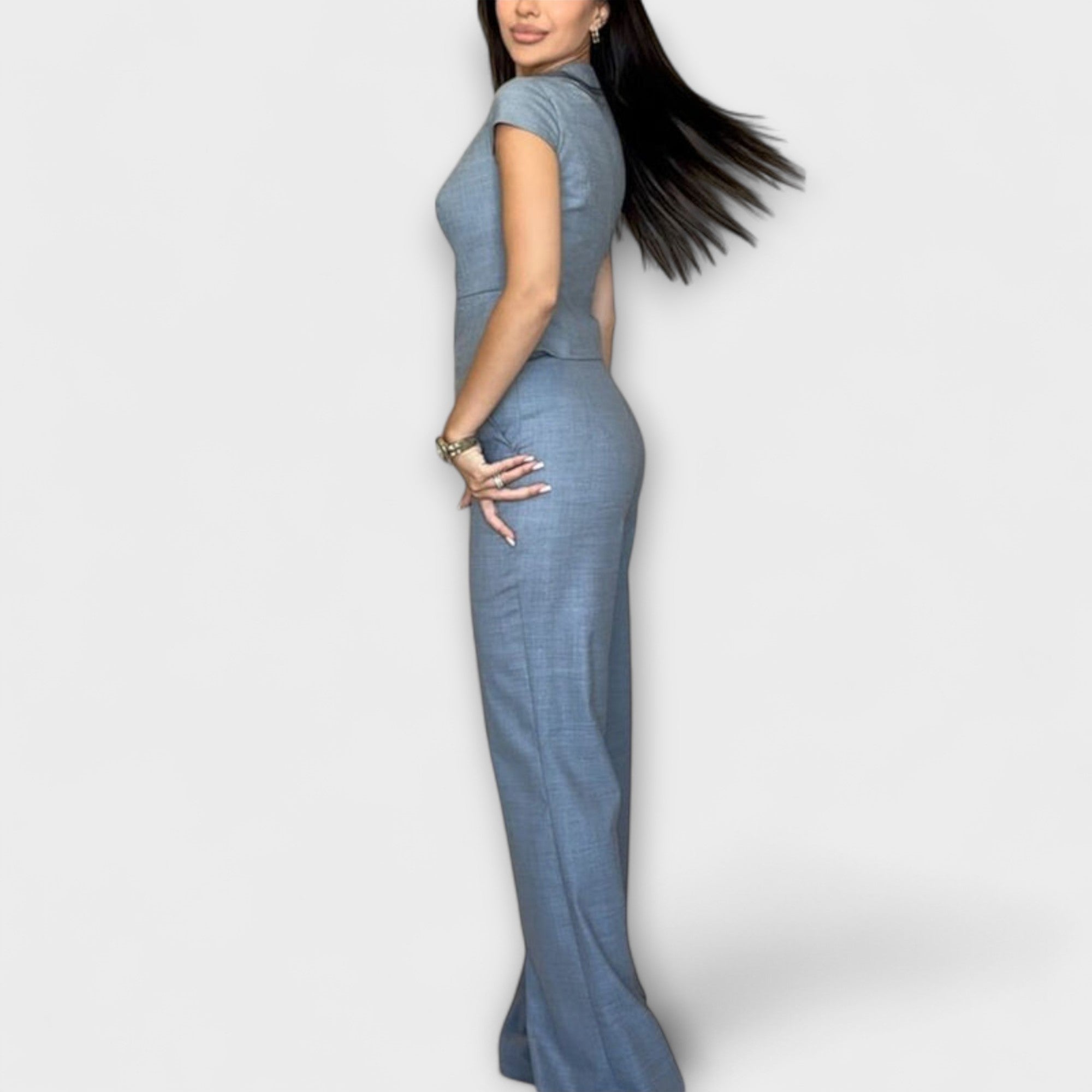 Ivy - elegancki zestaw topów i spodni z dekoltem w serek