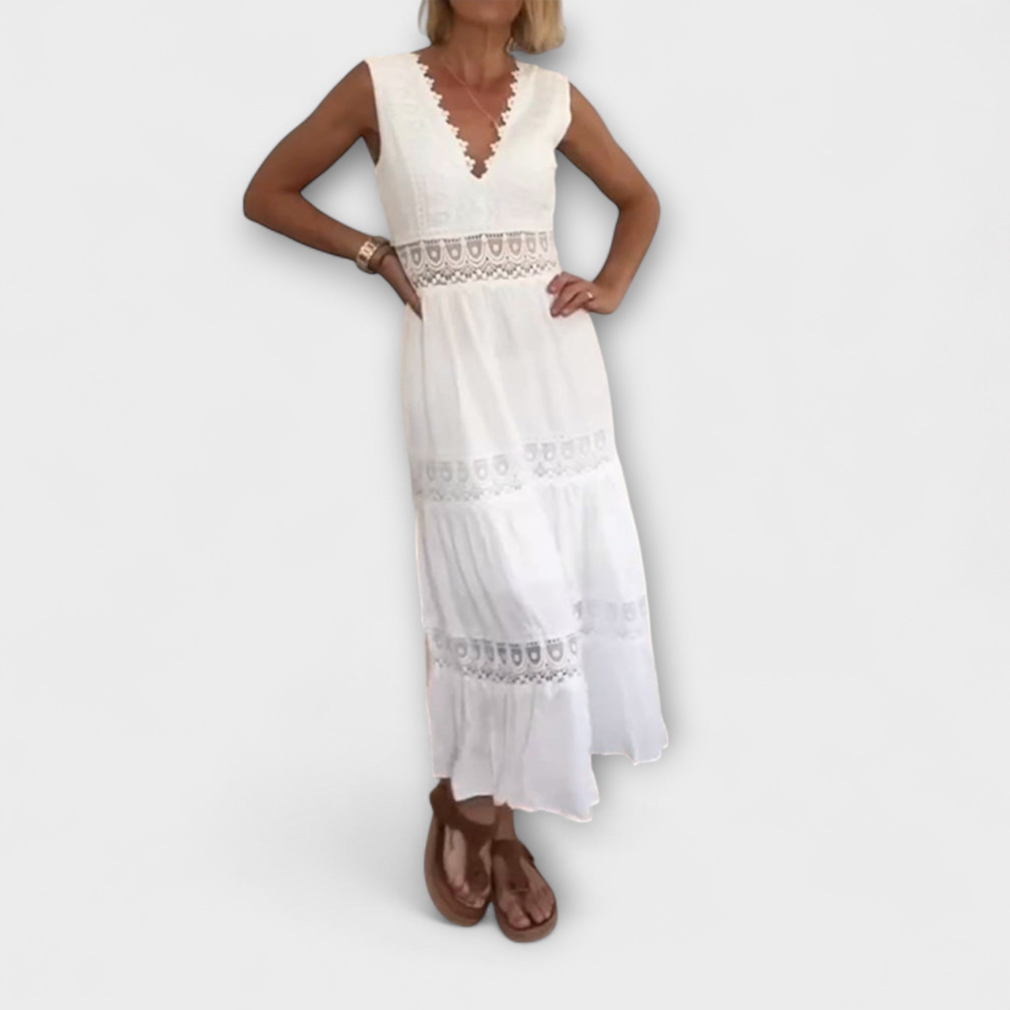 Aurã©lie - Elegancka koronkowa sukienka z dekoltem w serek