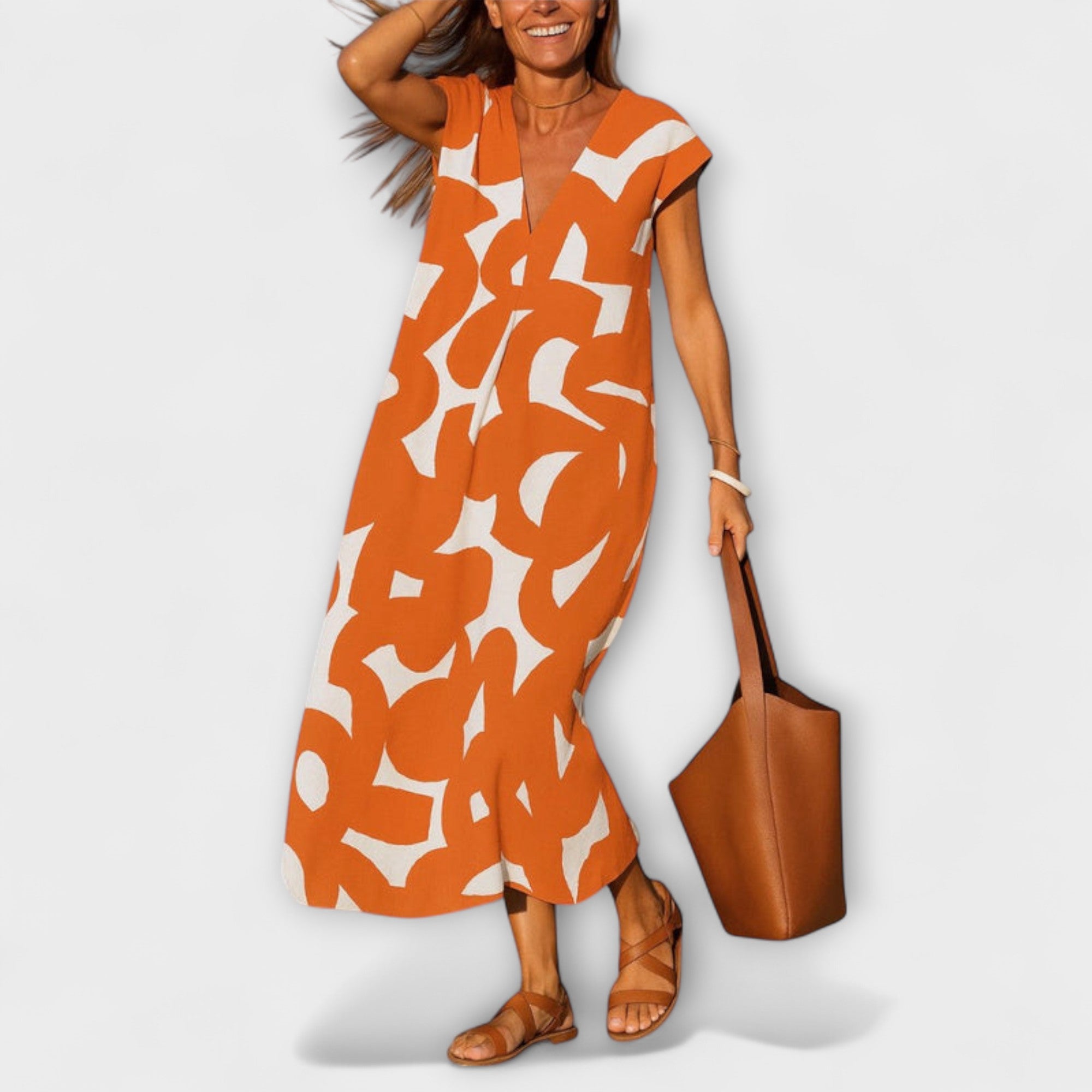 Linae •€" Lekka sukienka z dekoltem w serek