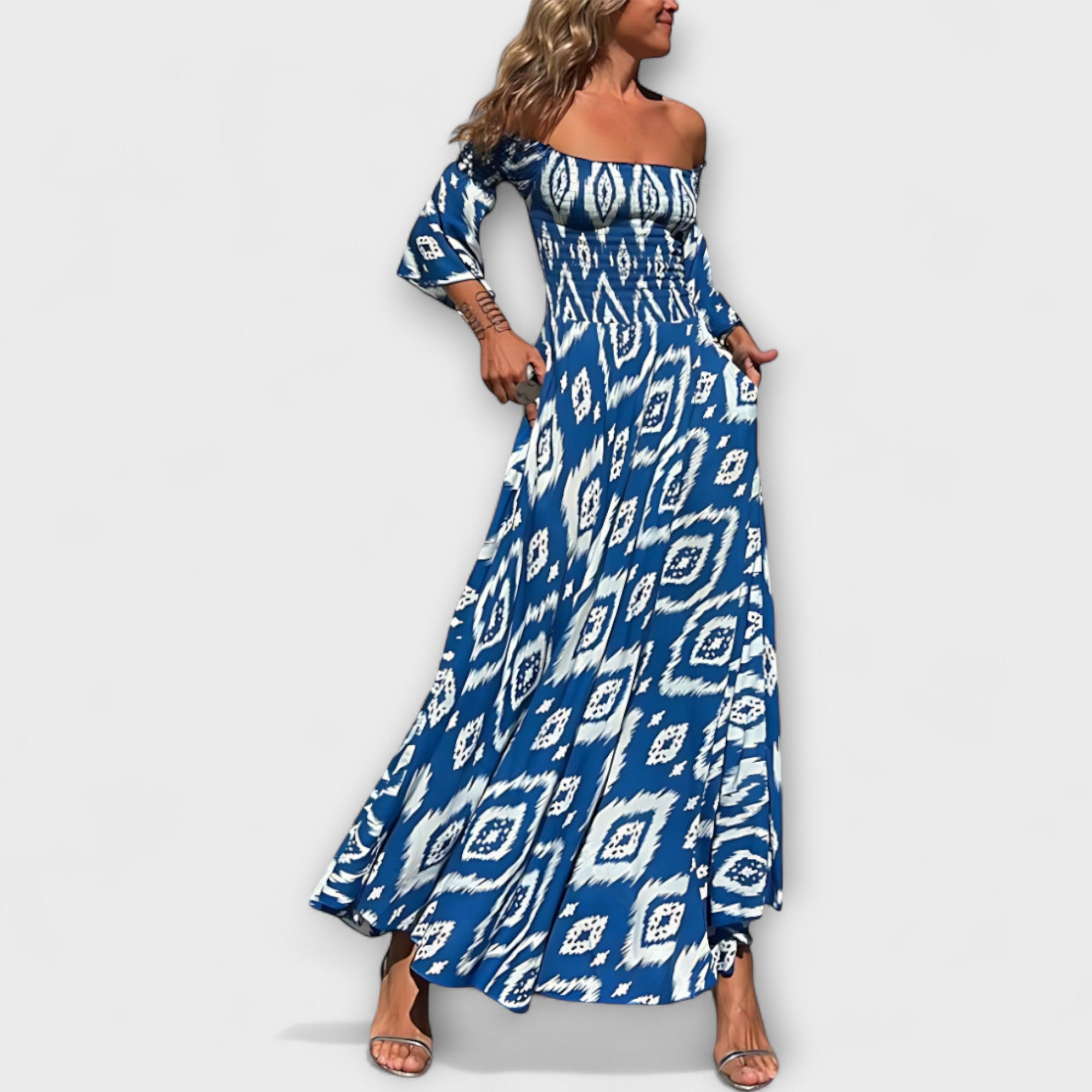 Bella - sukienka z odkrytymi ramionami w morskie kwiaty