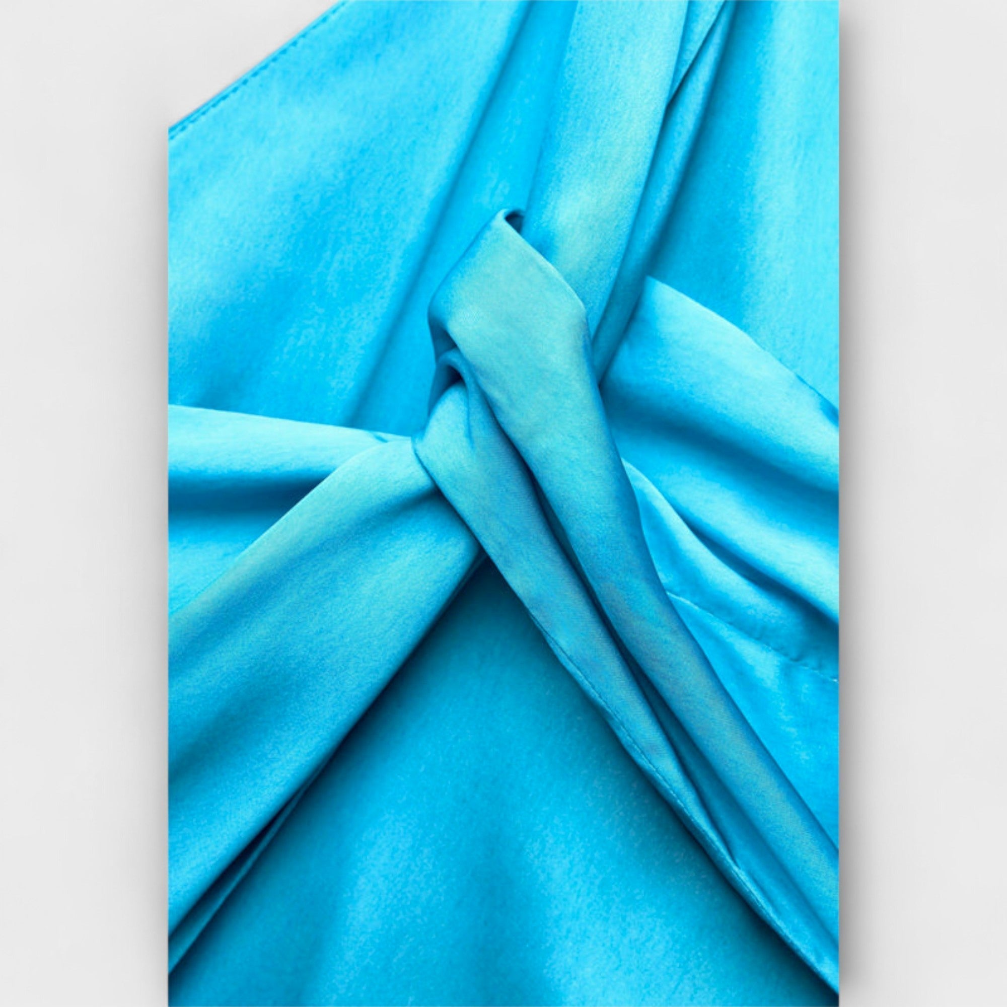 Arabella - sukienka midi na jedno rami?