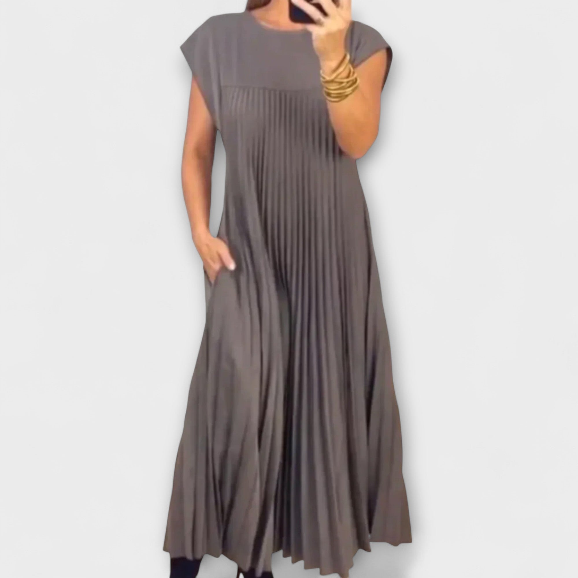Zairelle •€" Elegancka plisowana sukienka