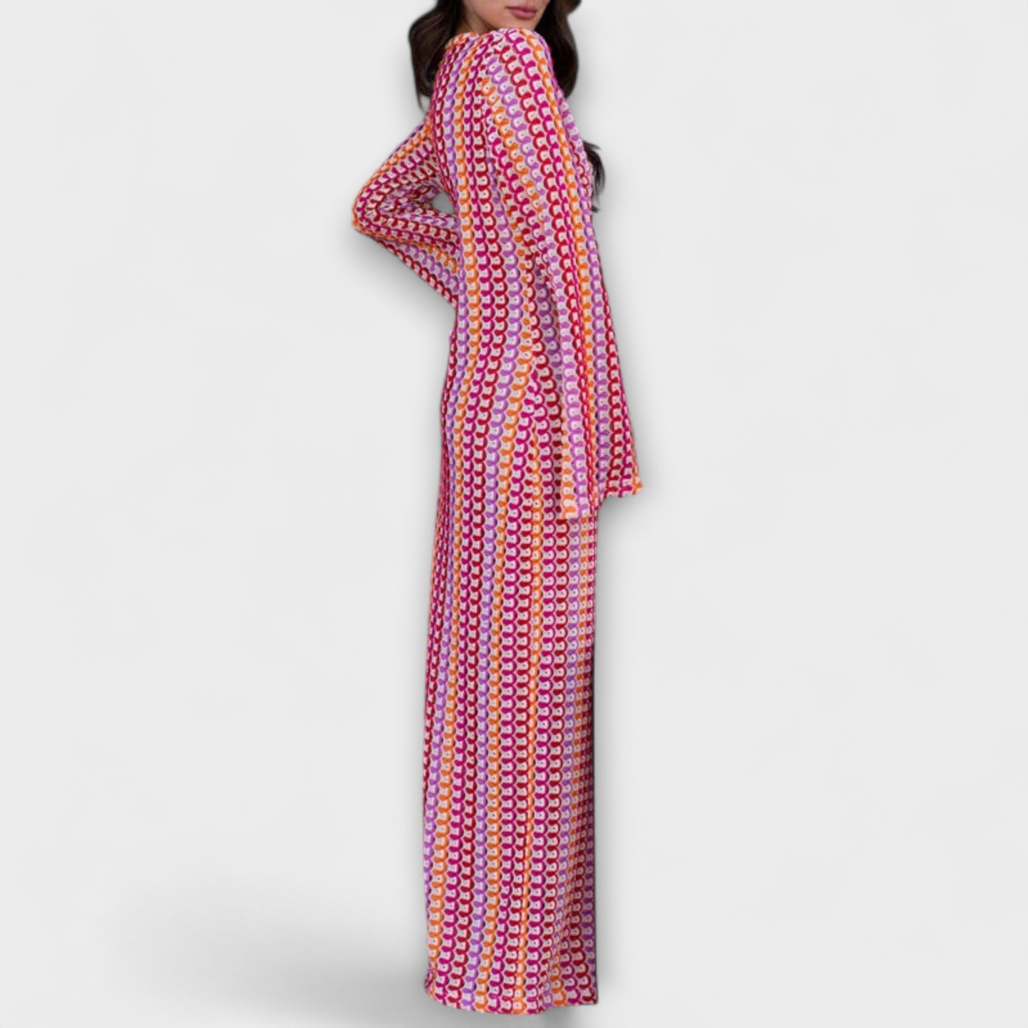 Elina – sukienka maxi z dekoltem w serek i wakacyjnym sznytem