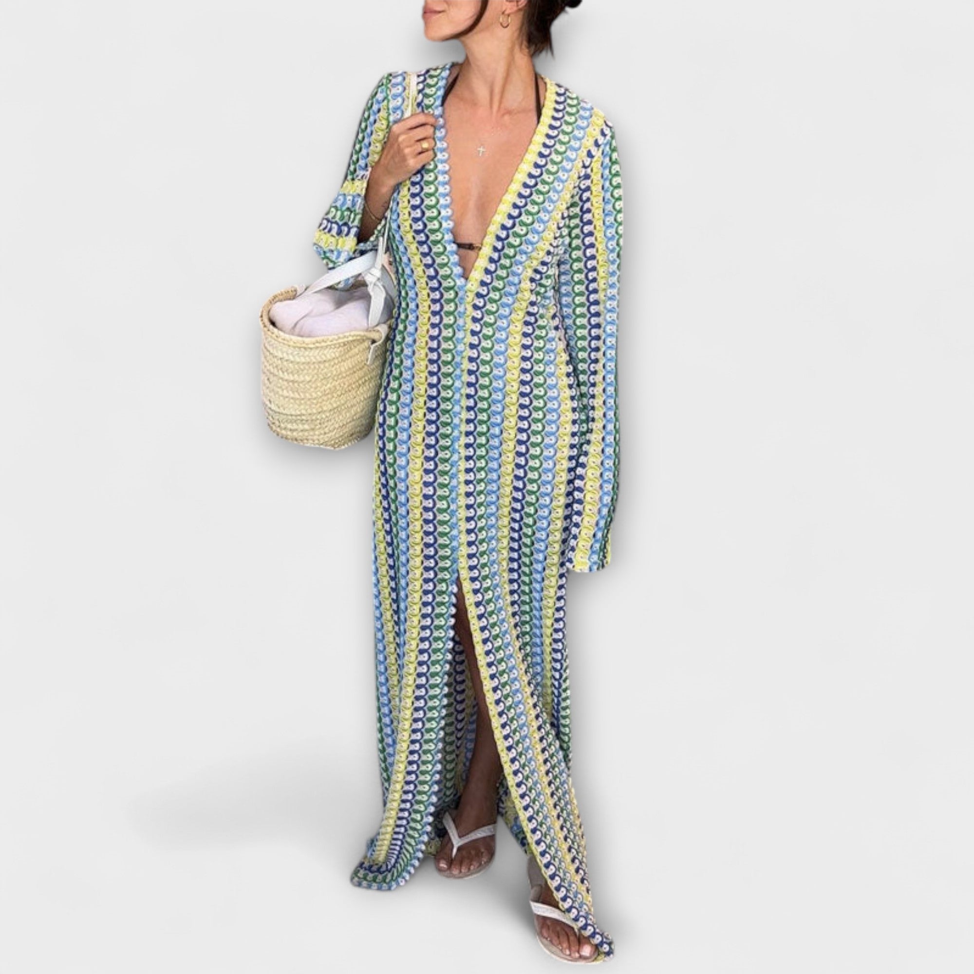 Elina – sukienka maxi z dekoltem w serek i wakacyjnym sznytem