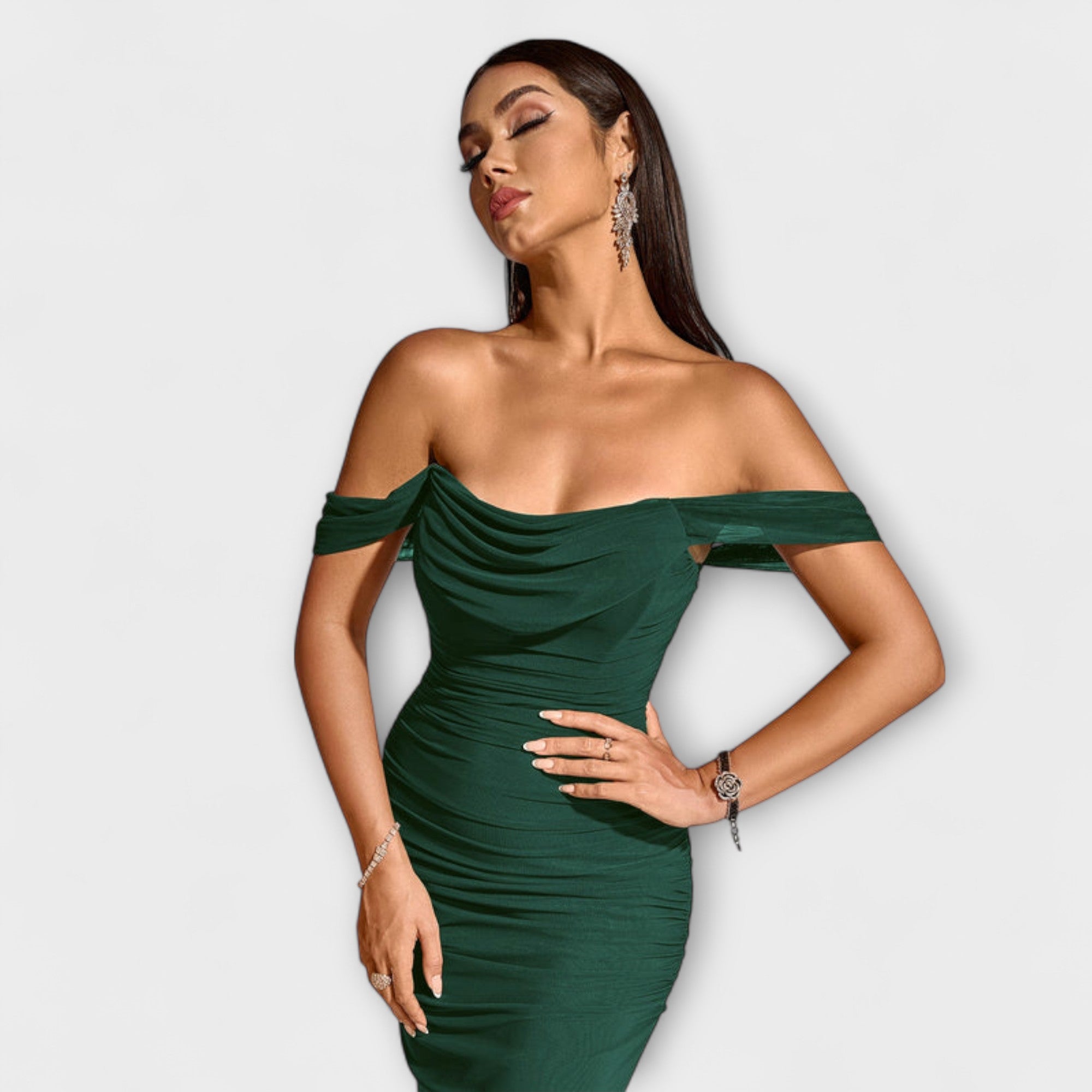 Ione - sukienka bodycon z odkrytymi ramionami