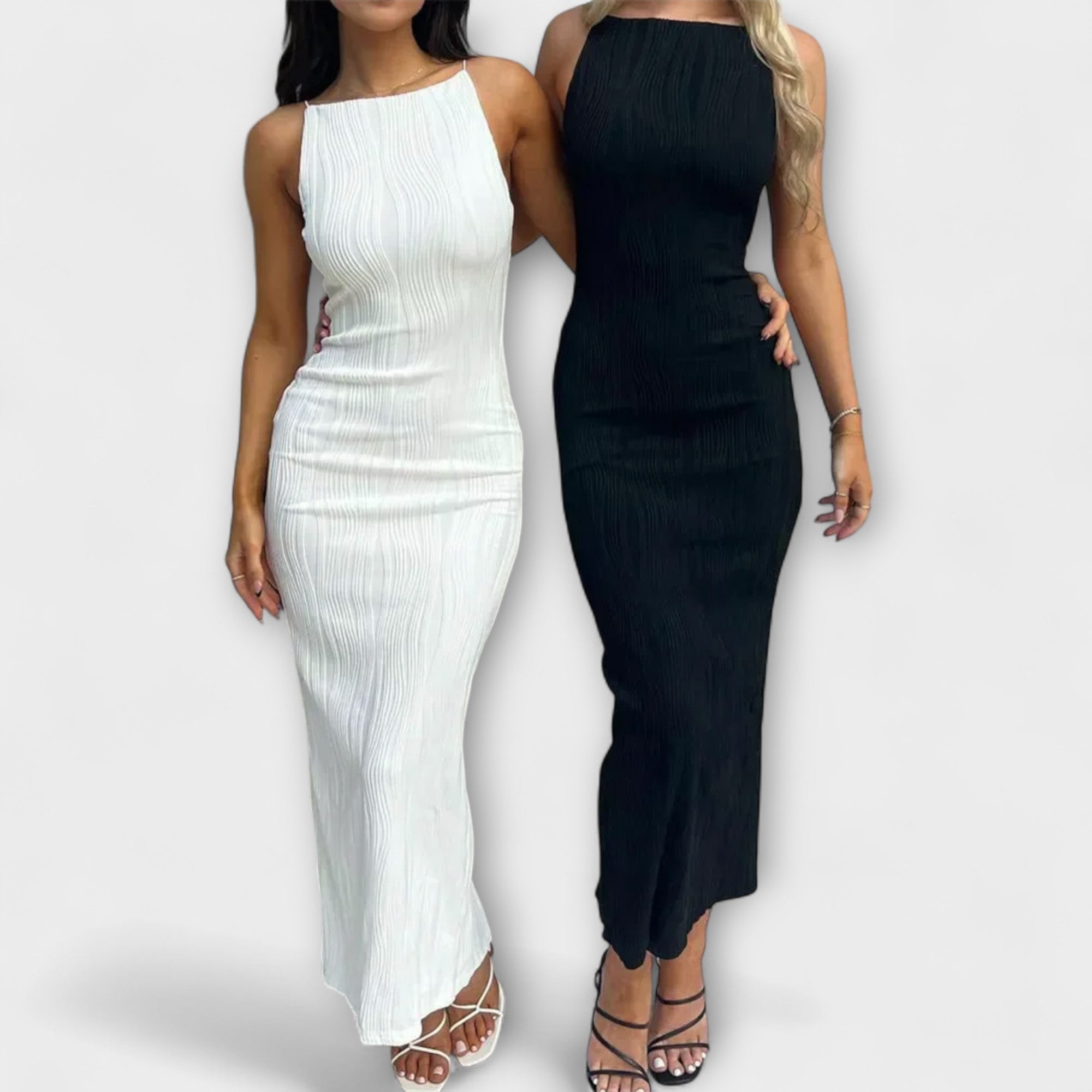 Elegancka d?uga sukienka bez r?kawów z marszczeniami