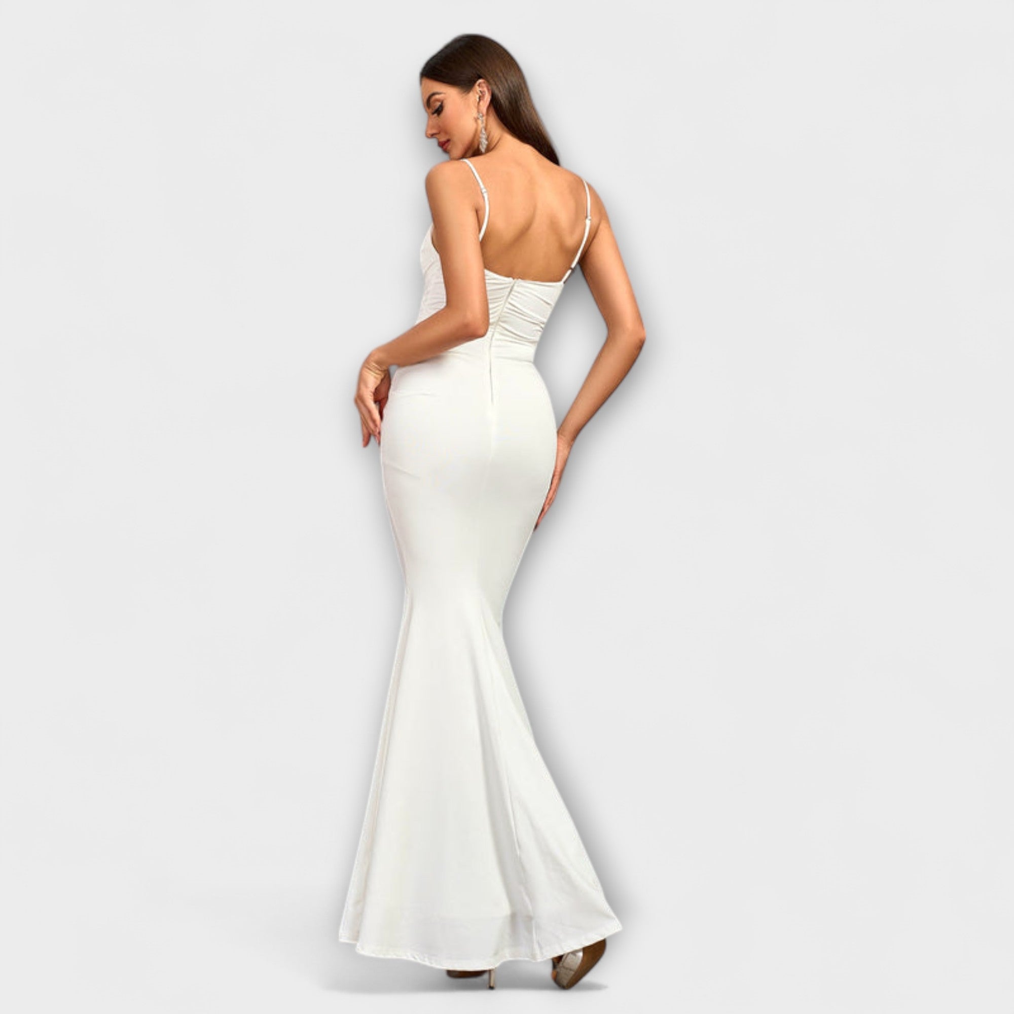 Callie - elegancka sukienka z falbankami