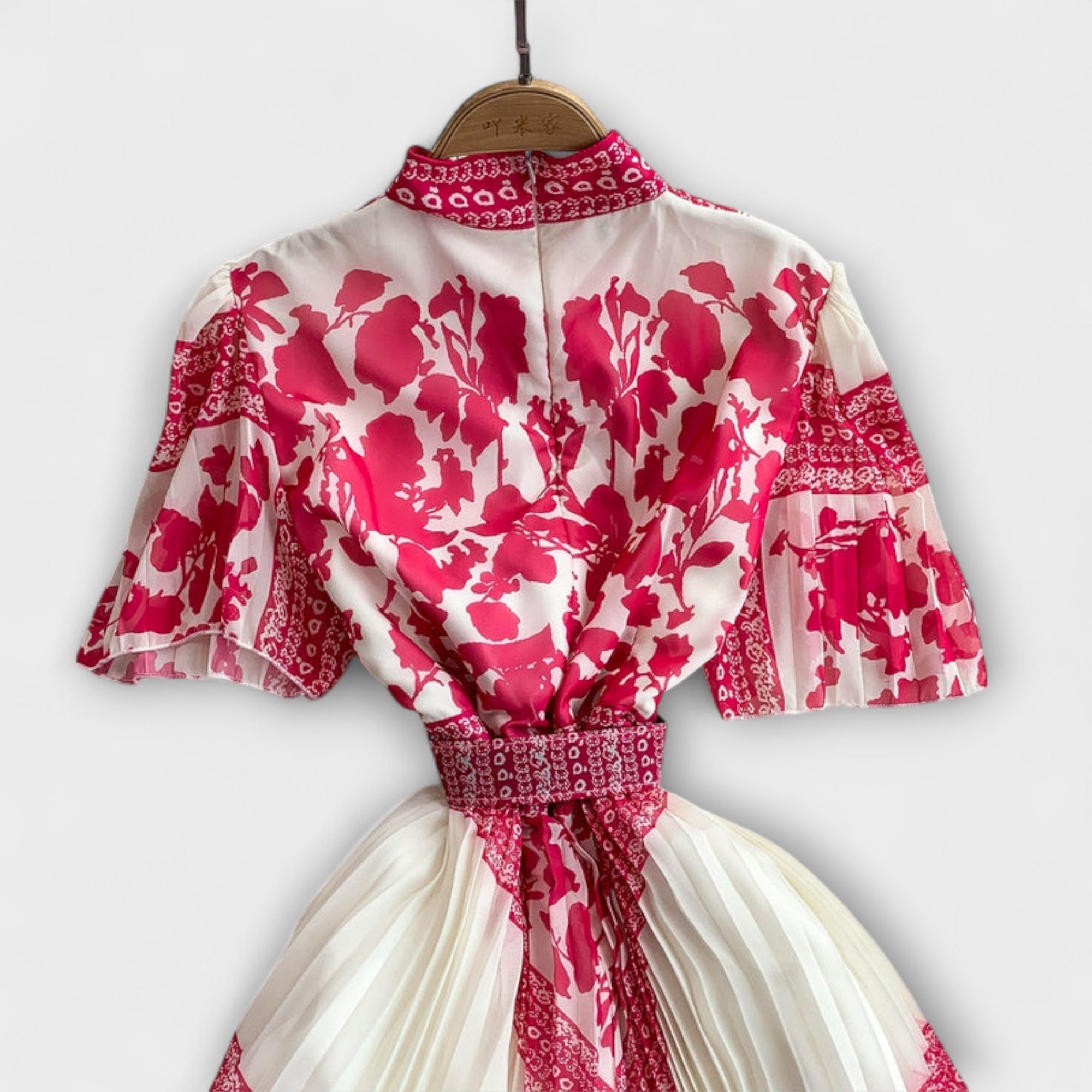 Delilah - sukienka inspirowana stylem vintage