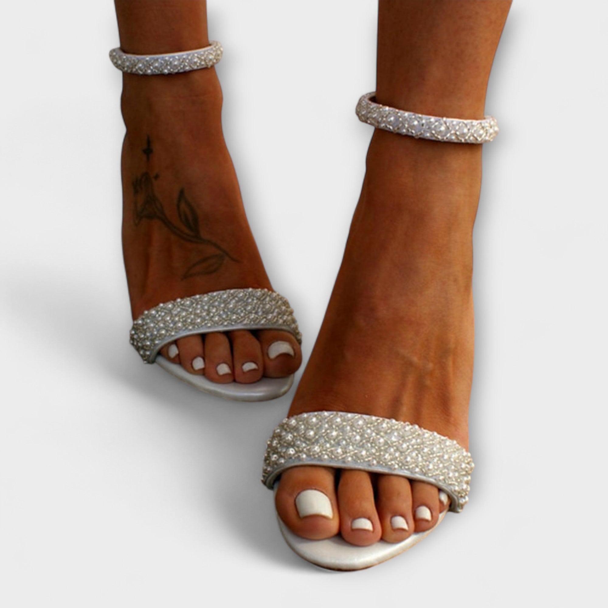 Mirella - Eleganckie sanda?y ?lubne z filigranowymi paskami